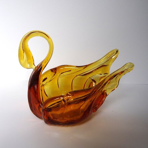 Chalet Glass Amber Swan Dish - Picture 1 of 7